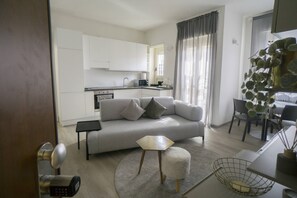 Apartment, 2 Bedrooms, Balcony, City View | Bahagian dalam