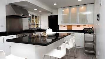 Apartemen, beberapa kamar, Boleh Merokok, balkon | Area keluarga