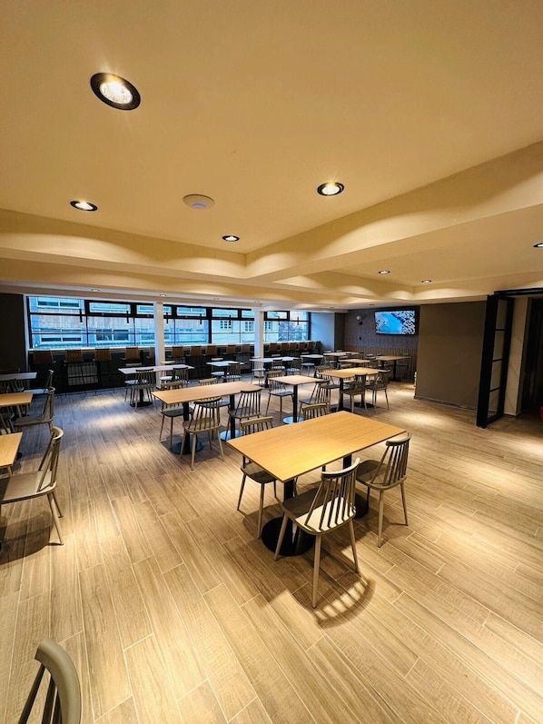 Dining - M383 Hotel Bariloche (San Carlos de Bariloche)