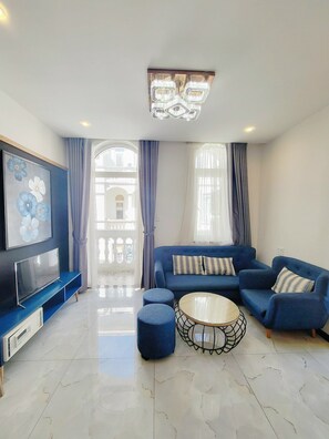 Apartment, 3 Bedrooms, City View | Premium bedding, free minibar items, desk, free WiFi - Amy Apartment Hue (Hue)