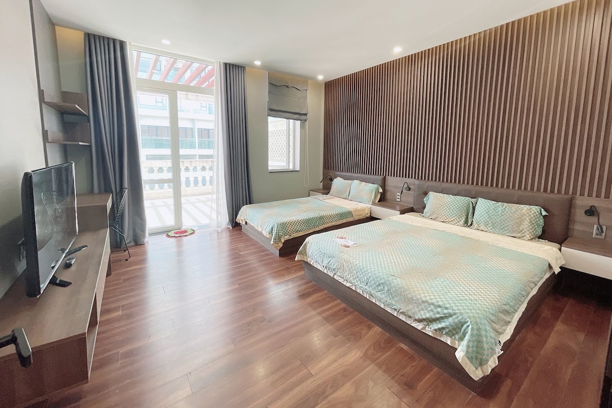 Apartment, 1 Bedroom, City View | 2 bedrooms, premium bedding, free minibar items, desk
