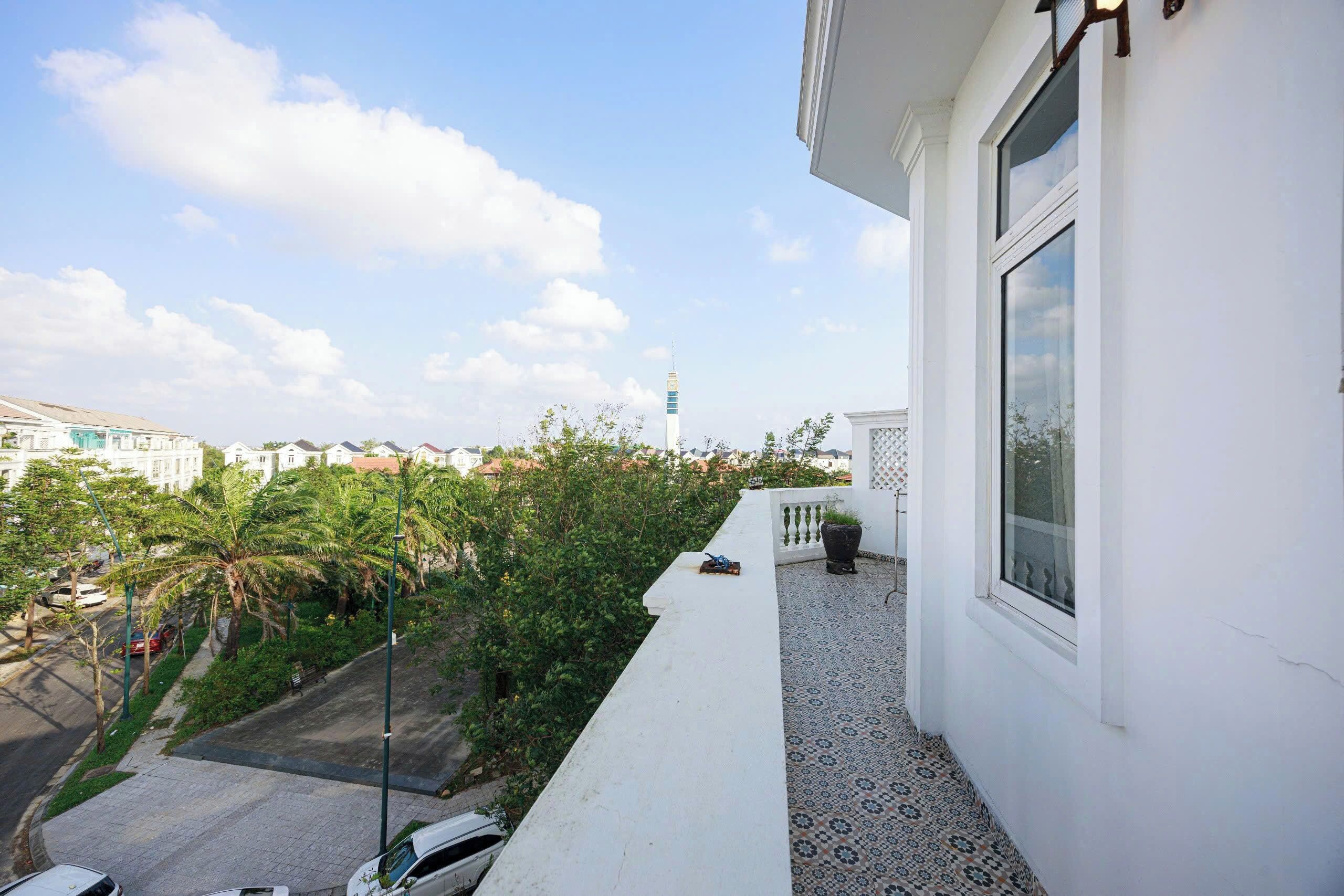 Estudio, balcón, vistas a la ciudad | Vistas del balcón