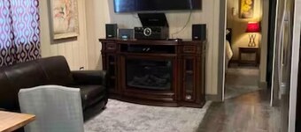 The Big Tiny White House