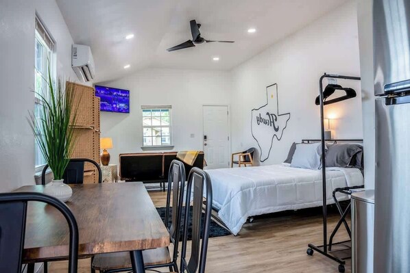 1 bedroom, iron/ironing board, WiFi, bed sheets