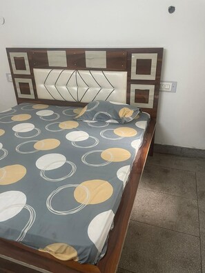 4 Schlafzimmer, Bügeleisen/Bügelbrett, WLAN, Bettwäsche