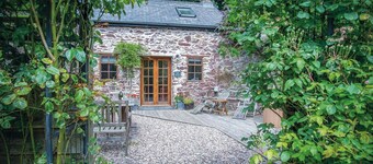 The Apple Store - 1 Bedroom Cottage - St Ishmael's