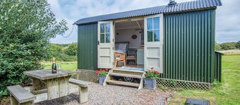 Haven View - 1 Bed Shepherds Hut - St Ishmael's