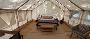 Valley Overlook, in heart of Cuyahoga Valley National Park - Glamping Tent S1