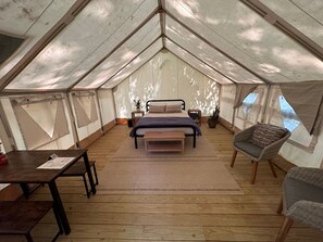 1 habitación y ropa de cama