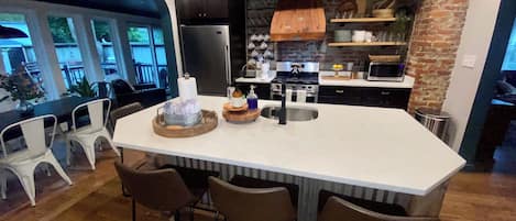 Microwave, oven, stovetop, dishwasher