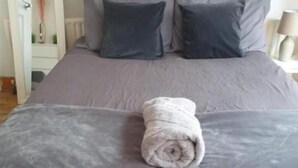 Deluxe Apartment | 1 bedroom, free WiFi - Great Value Bedroom FERN 2 (London)