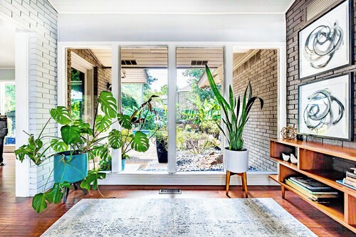 Pool Paradise: Mid Mod Lux Oasis in Quiet Central Location - Pet Friendly!