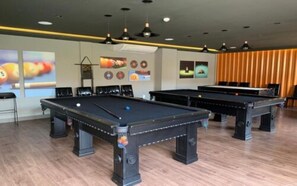 Deluxe Apartment | Games room