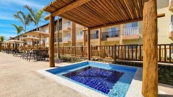 3 albercas al aire libre