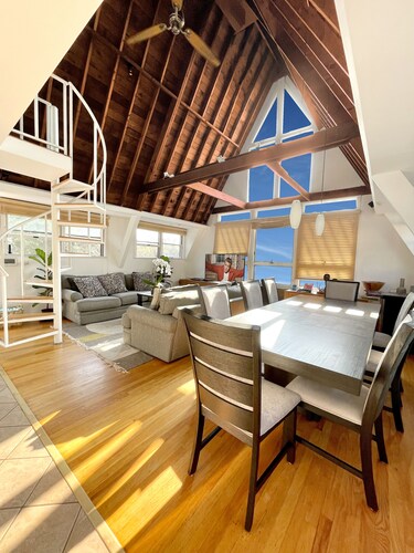 Immaculate Luxury Fire Island Pines Home, Gourmet Kitchen, Pool, Hot Tub Private