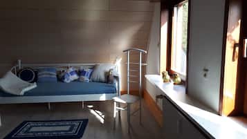 1 habitación, escritorio, wifi gratis y ropa de cama