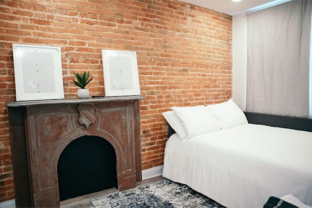 2 多间卧室、客房内保险箱、熨斗/熨衣板、免费 WiFi