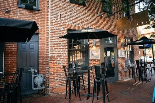 Sleek and Cozy Micro Fells Point Residence!