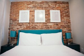 2 bedrooms, in-room safe, iron/ironing board, free WiFi