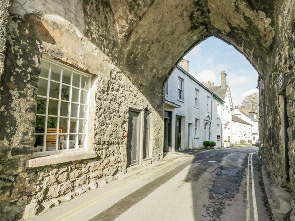 Exterior - Egg Pudding Stone (Grange-over-Sands)