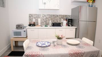 Fridge, microwave, dishwasher, coffee/tea maker