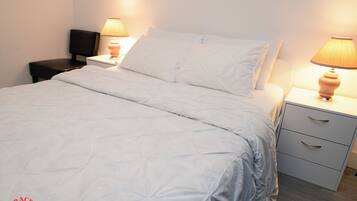 1 chambre, fer et planche Ă repasser, Wi-Fi gratuit, draps fournis