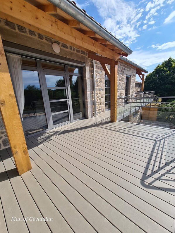 Exterior detail - Grange Rénovée au Cœur du Village Proche du Château (Grezes)