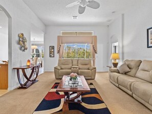 Smart-TV, Videospiele, Tischfußball