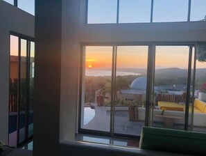 Interior - Spectacular views from the heavenly loft.
(La Manzanilla)