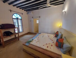 1 camera, ferro/asse da stiro, Wi-Fi, lenzuola