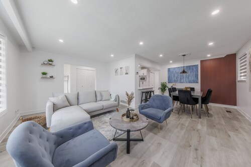 Entire Cozy Home | In-Ground Pool | Minutes to Lake & Waterfront Park