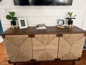 Interior - Luxe Lemon Loft in Historic Downtown St Aug (St. Augustine)