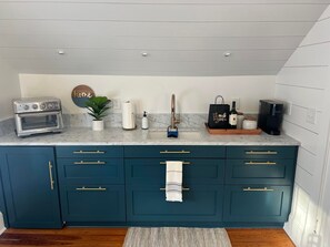 Fridge, coffee/tea maker, electric kettle, cookware/dishes/utensils - Luxe Lemon Loft in Historic Downtown St Aug (St. Augustine)