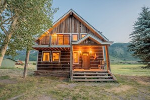 Exterior - Bike Trails out your back door! Fun-filled home on Crested Butte's Deli Trail! (Crested Butte)