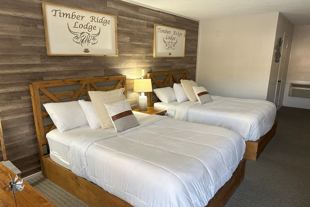 Kamar Comfort, 2 Tempat Tidur Queen | Seprai premium, meja kerja, ruang kerja ramah laptop, dan kedap suara