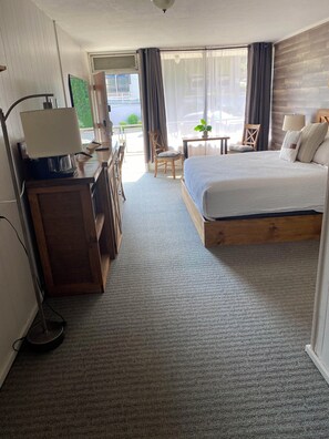 Habitación Confort, 1 cama de matrimonio grande | Ropa de cama de alta calidad y decoración individual