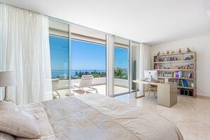 5 slaapkamers, een strijkplank/strijkijzer, wifi, beddengoed