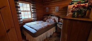 2 slaapkamers, een strijkplank/strijkijzer, gratis wifi, beddengoed