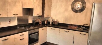 One-Bedroom Apartment In Swansea SA1