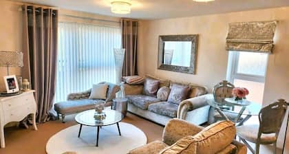 One-Bedroom Apartment In Swansea SA1