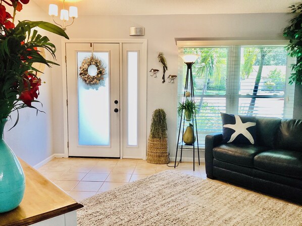 Interior - Turtles By the Bay Comfy Fun Sunny Retreat by the Bay w/ Crystal Water, Pool (Sarasota)