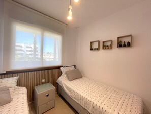 2 makuuhuonetta, silitysrauta/-lauta, ilmainen Wi-Fi, vuodevaatteet