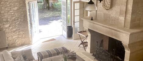 TV connectée, cheminée