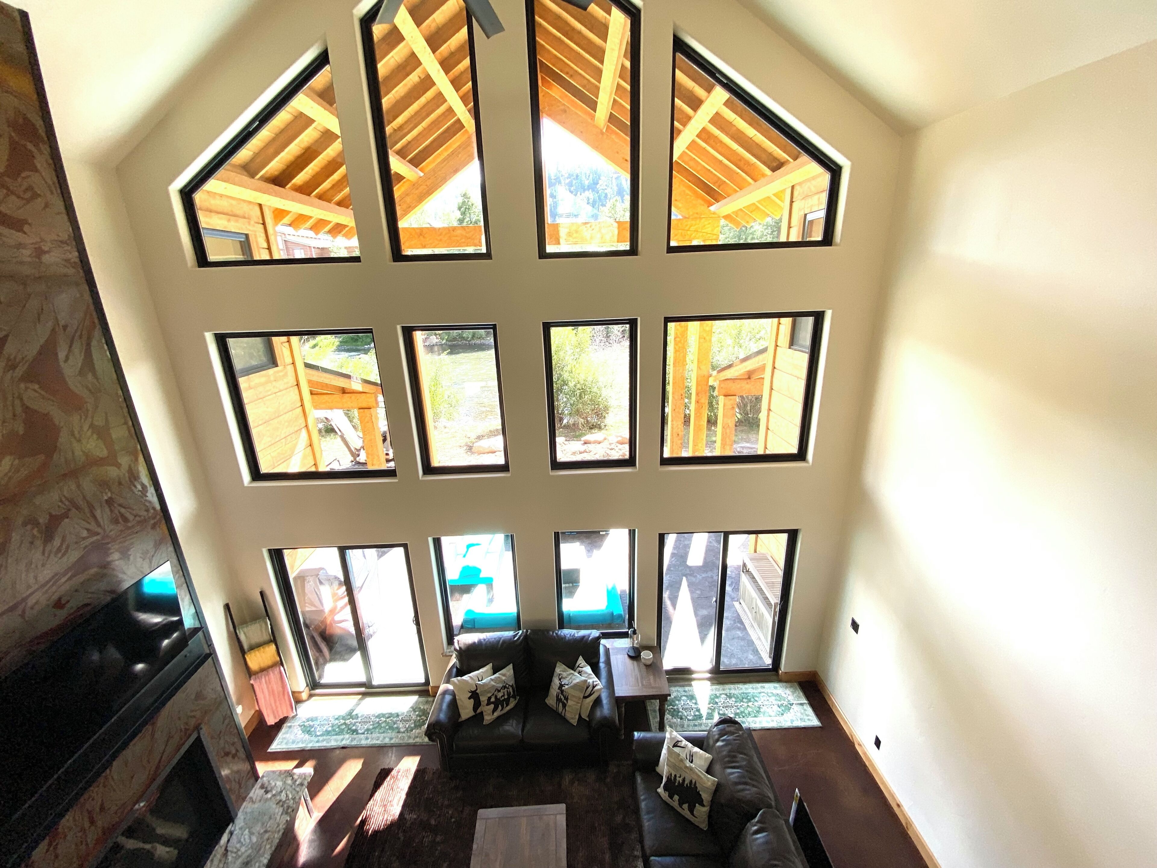 Smart-TV, Kamin, Tischfußball