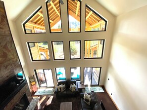 Smart-TV, Kamin, Tischfußball