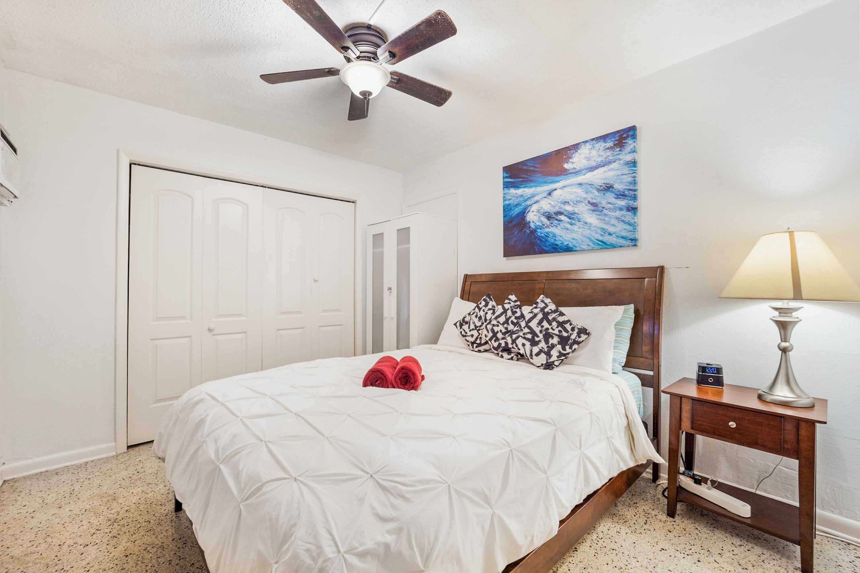 1 多间卧室、熨斗/熨衣板、WiFi、床单