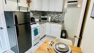Microwave, oven, stovetop, coffee/tea maker