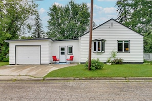 Exterior - Downtown Baudette Vacation Rental: Walk to Dining! (Baudette)