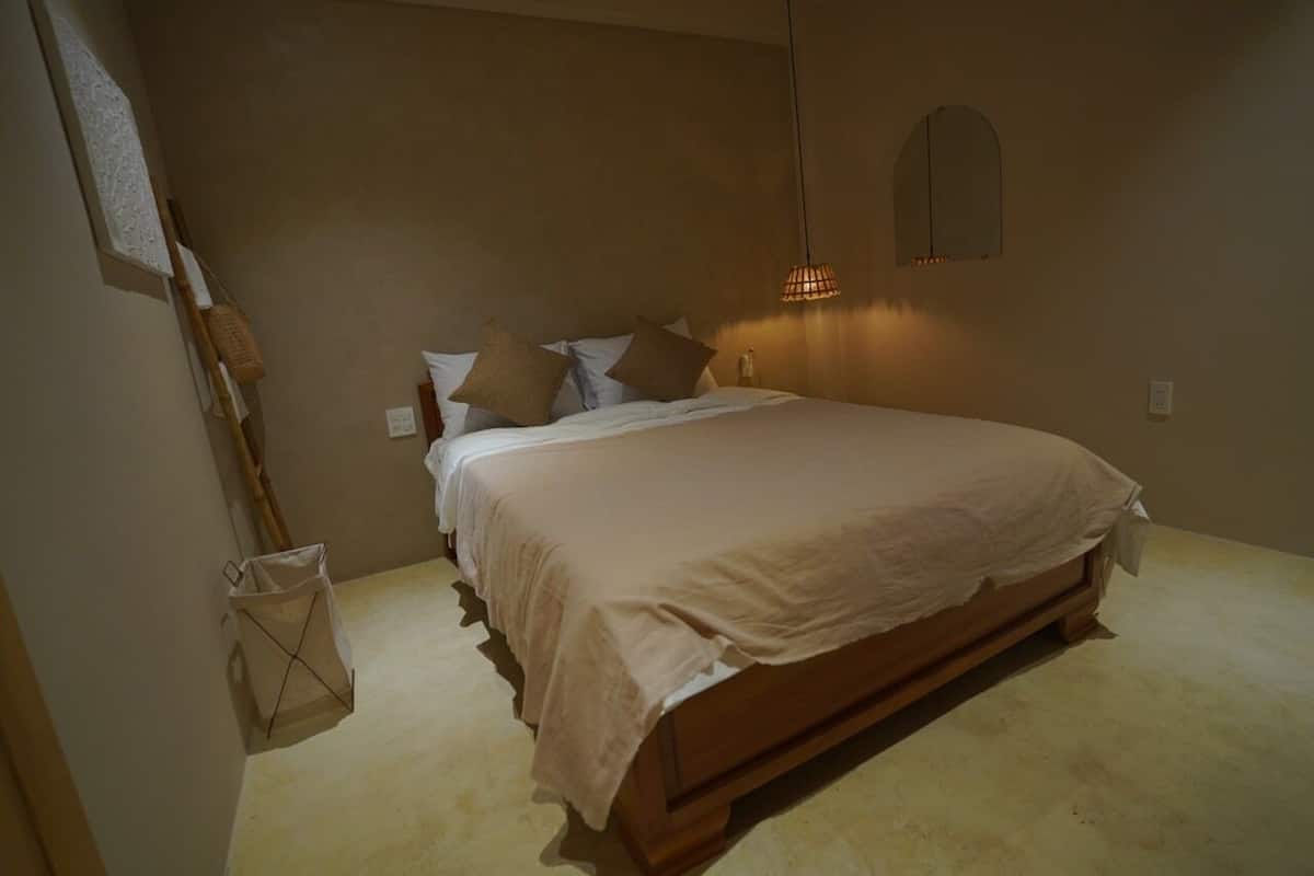 Double Room | Individually decorated, individually furnished, iron/ironing board