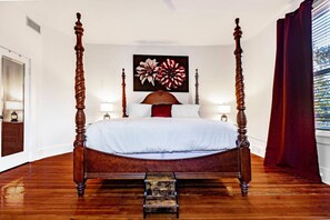 1 bedroom, desk, iron/ironing board, WiFi